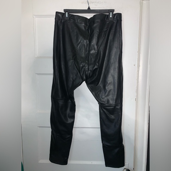 Express super high waisted faux leather seamed leggings size large - Picture 10 of 12